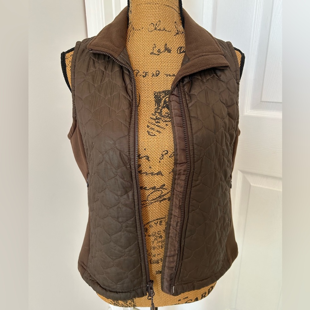 LL BEAN thinsulate quilted mock neck brown vest. Great condition